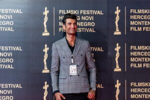 یوسف قناتی بر فرش قرمز جشنواره فیلم هرتسگ نووی؛ «نازول» در آستانه نخستین نمایش جهانی